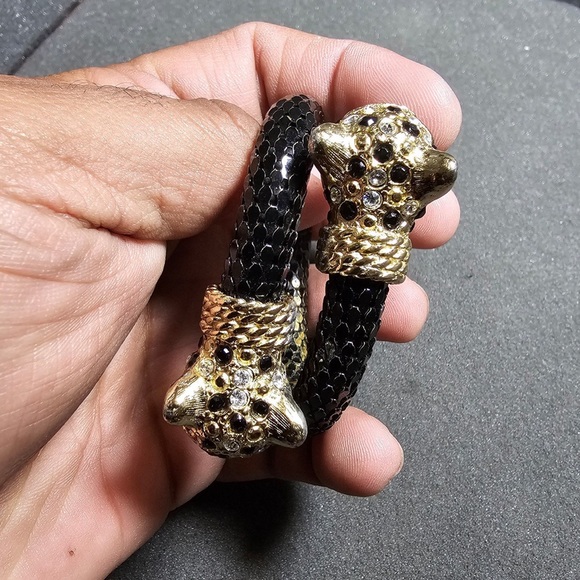 Whiting & Davis Gold Tone Black Mesh Double Panther Heads Wrap Around Bracelet - Picture 9 of 13